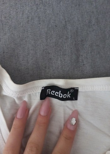 Reebok Beyaz Kısa Kollu Tişört - Görsel 2