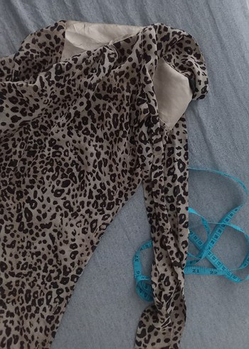 Leopar Desenli V Yaka Kadın Bluz - Görsel 2