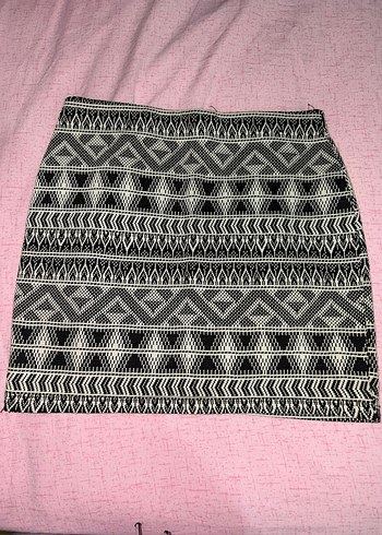 Siyah Desenli Mini Etek - Görsel 3