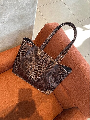 Brown croco