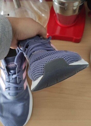 Adidas yürüyüş ayakkabısı 