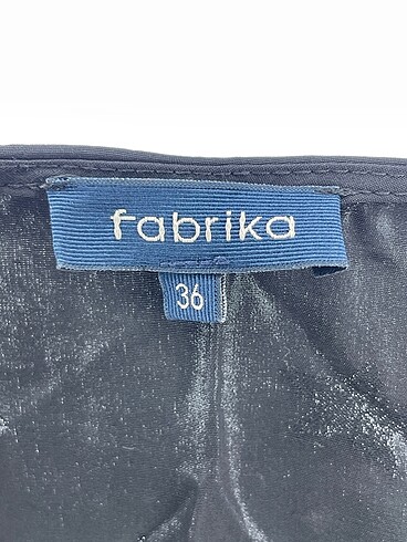 36 Beden siyah Renk Fabrika Uzun Elbise %70 İndirimli.