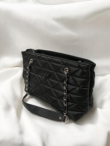 Prada Çanta