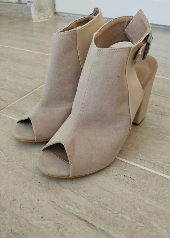 Topuklu ayakkabı - Görsel 2