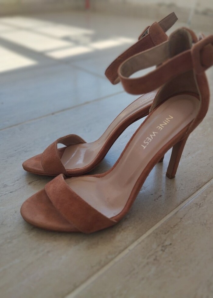 Topuklu ayakkabı - Görsel 2