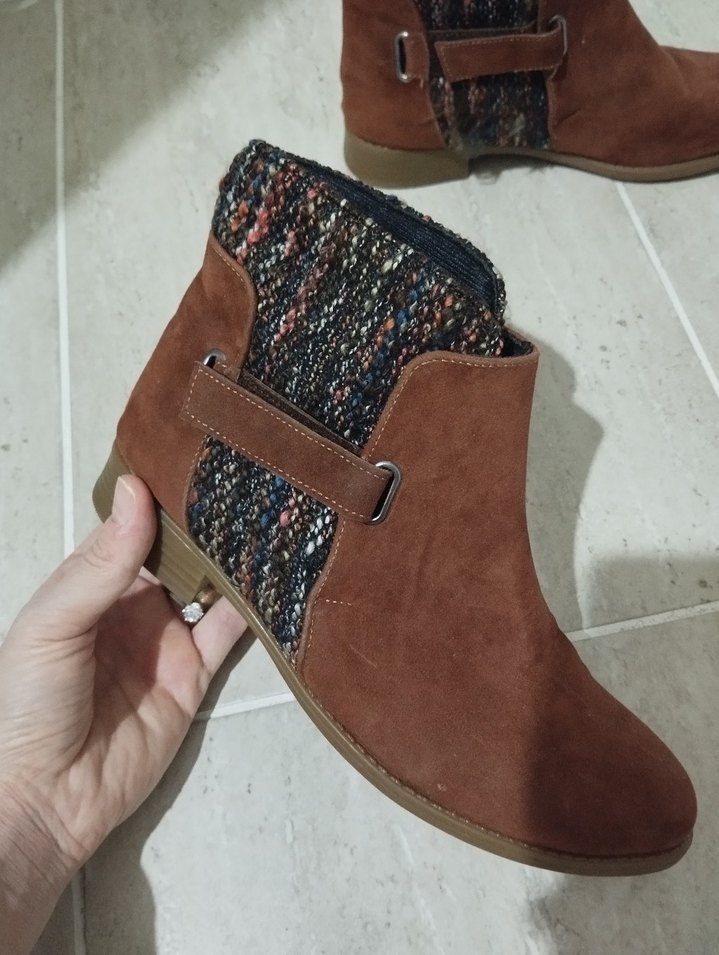 Bohem Tarzı Kadın Süet Bot - Toka Detaylı - Görsel 2