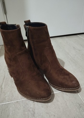 Kahverengi Süet Topuklu Kadın Bot - Görsel 3