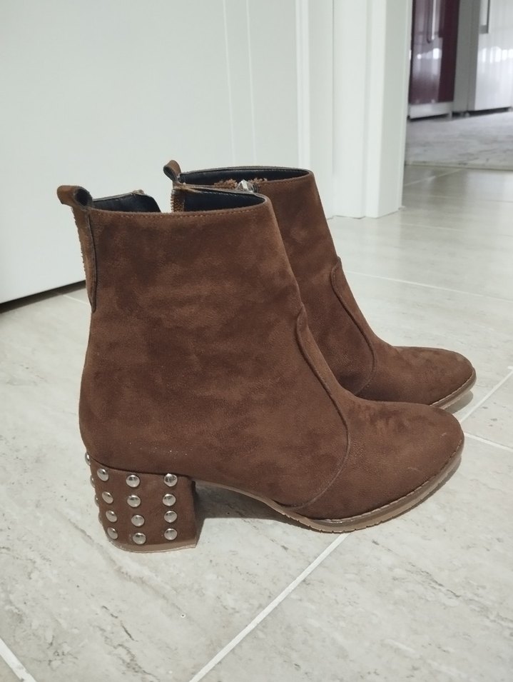 Kahverengi Süet Topuklu Kadın Bot - Görsel 2