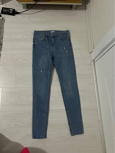 defacto jean