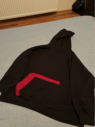 siyah kapüşonlu sweatshirt