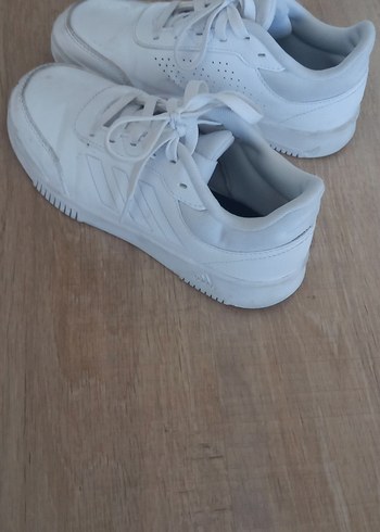 Beyaz Bağcıklı Kadın Spor Ayakkabı sadece 1 kaç kez giyildi - Görsel 3