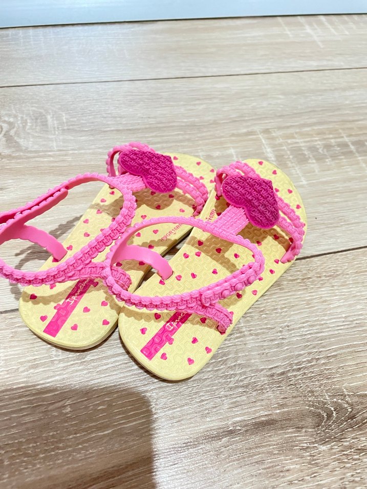 Kız Çocuk Pembe Nakışlı Sandalet - Görsel 2