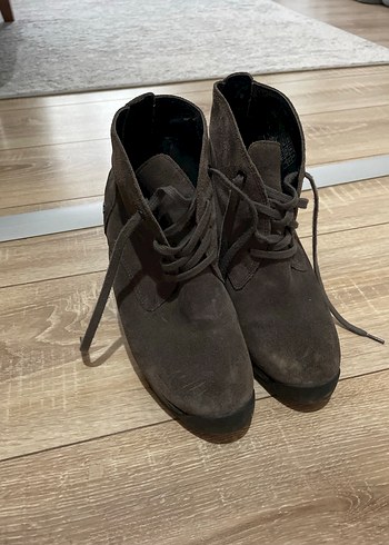 Lacoste kalın topuk bot - Görsel 2