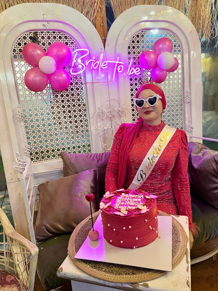 Boncuk İşlemeli Pembe Uzun Henna Elbise - Görsel 3