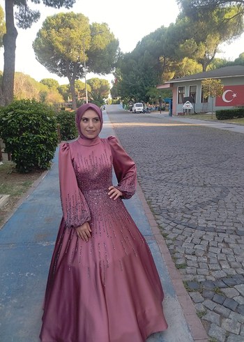 Pembe İşlemeli Uzun Kollu Abiye Elbise