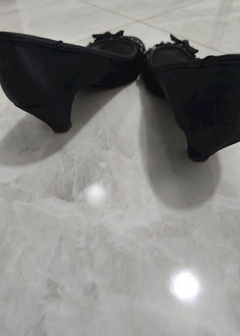 38 Beden Kemer Detaylı Siyah Gotik Dolgu Topuklu Kadın Ayakkabı