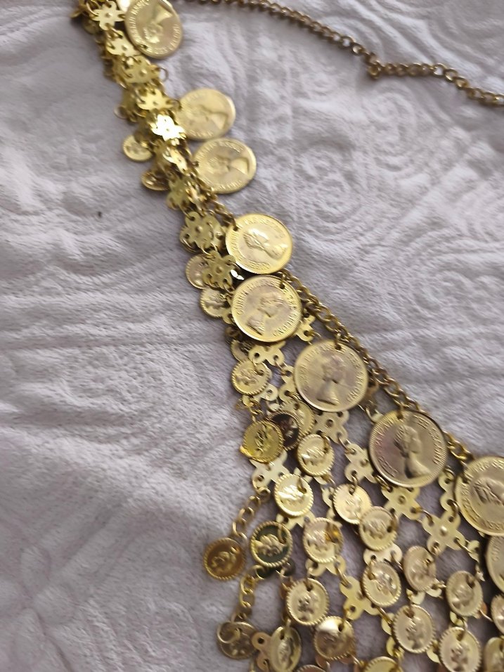 Altın Renkli Zincir Detaylı Bohem Vücut Zinciri - Görsel 2