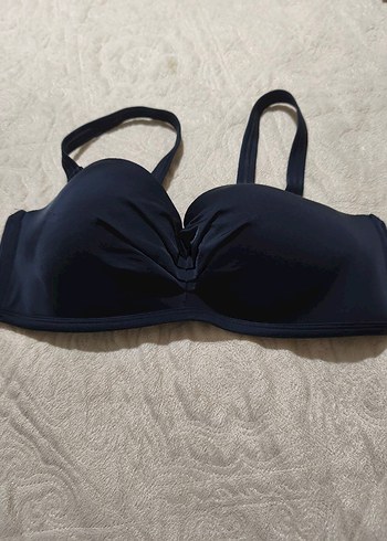 Siyah bikini üstü