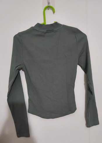 Yüksek Yakalı, pencere detaylı Kadın t-shirt - Görsel 3