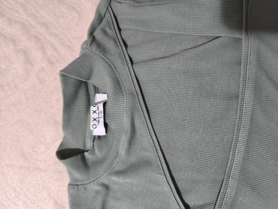 Yüksek Yakalı, pencere detaylı Kadın t-shirt - Görsel 5