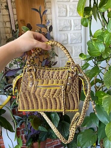 Mini kol çantası