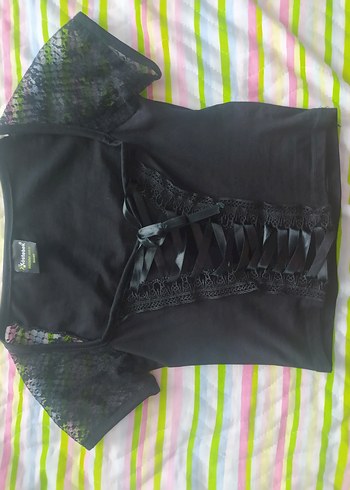 Siyah Dantel Detaylı Gotik Mini Bluz