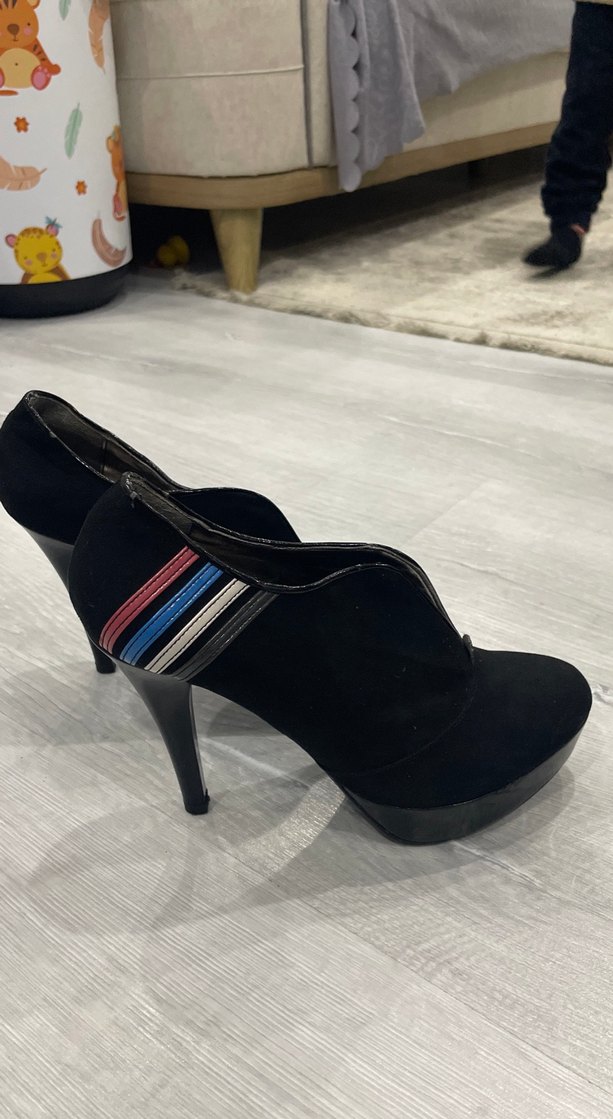 Siyah Nakışlı Stiletto Topuklu Kadın Bot - Görsel 5