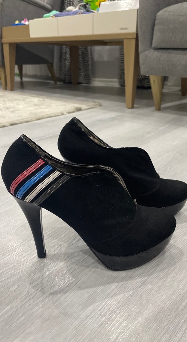 Siyah Nakışlı Stiletto Topuklu Kadın Bot - Görsel 2