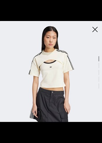 Adidas cut out tişört