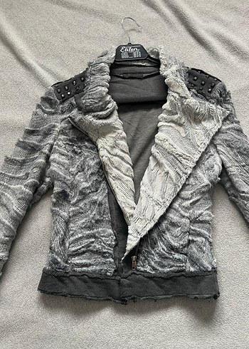 Gri Kadın Kısa Zebra Desenli Kürklü Ceket