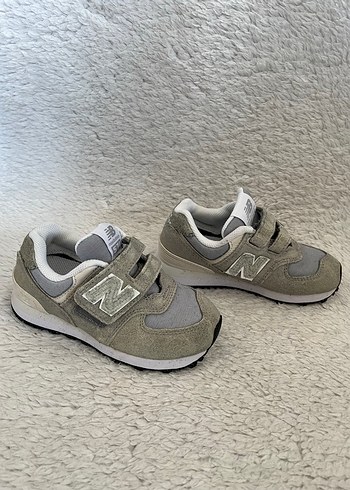 Kız Çocuk Gri New Balance Spor Ayakkabı - Görsel 3