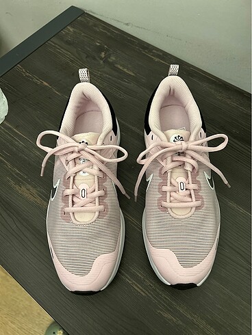 38,5 Beden NIKE ORJİNAL AYAKKABI yürüyüş ayakkabısı