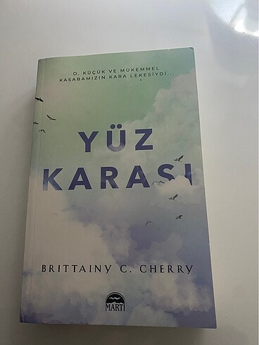 Yüz karası-Brittainy C.CHERRY