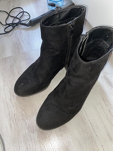 Deichmann süet bot