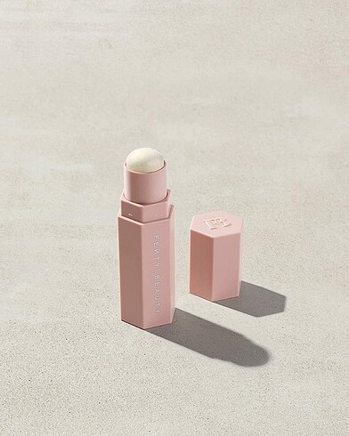 Fenty Beauty Highlighter ( purrl )