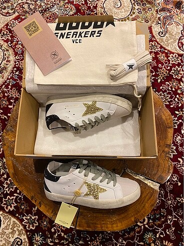 Golden Goose Deluxe Golden Goose