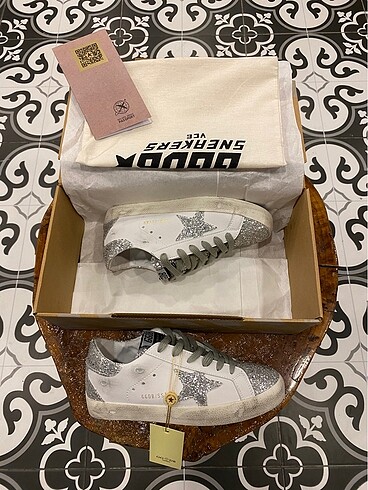 Golden Goose Deluxe Golden Goose