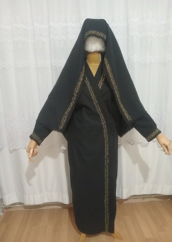 Uzun Siyah Nakışlı Kadın Namaz Elbisesi