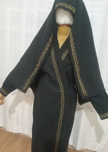 46 Beden Uzun Siyah Nakışlı Kadın Namaz Elbisesi