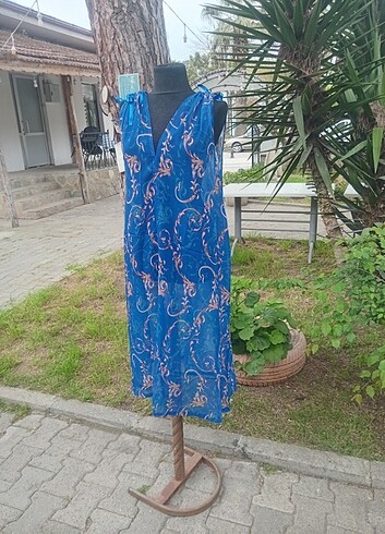 Omuzdan bağlamalı elbise 