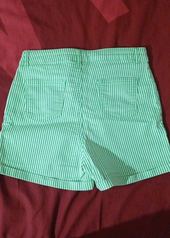 LC Waikiki Yeşil Çizgili Pilili Mini Şort