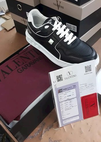 Valentino Siyah Beyaz Minimal Sneaker