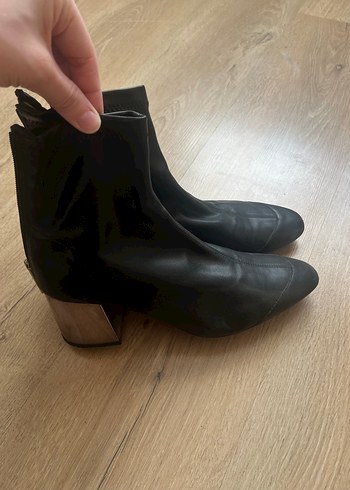 Zara 40,5