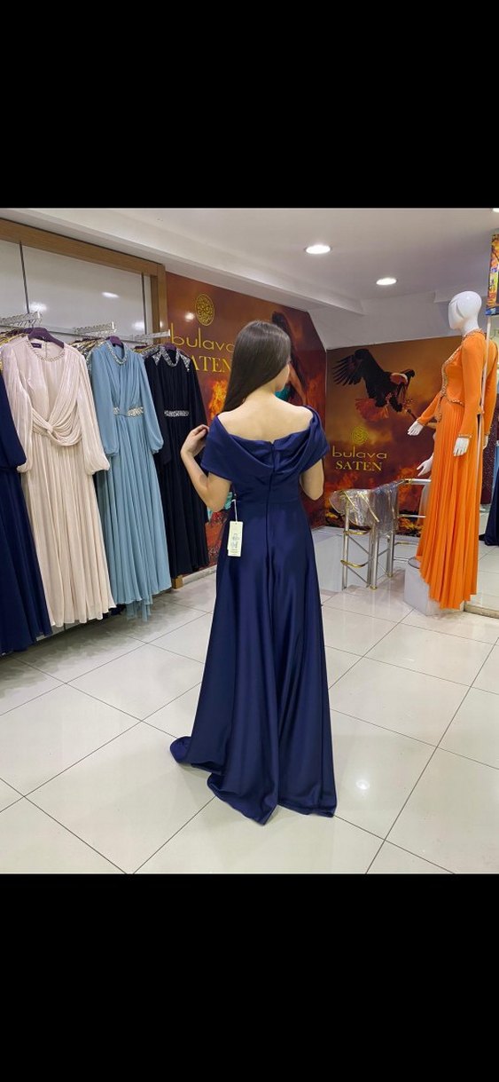 Mavi İşlemeli Kayık Yaka Uzun Abiye - Görsel 3