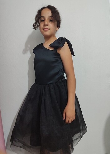10 Yaş Beden siyah Renk 900 yerine 200 tl