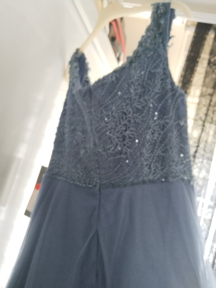 Dantel İşlemeli V Yaka Uzun Kadın Abiye Elbise - Görsel 4