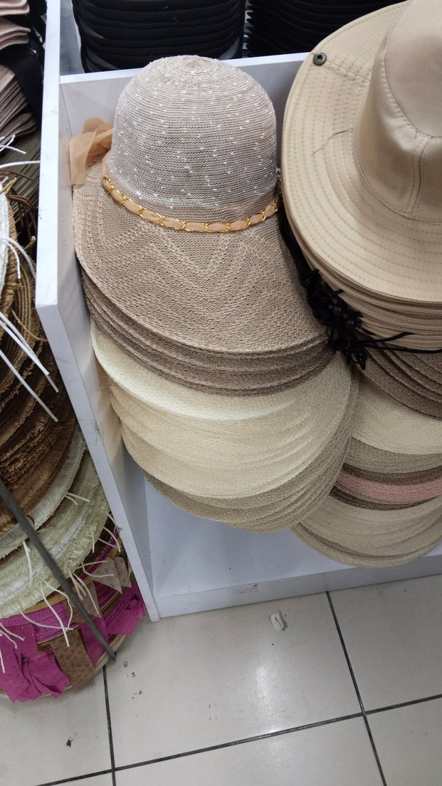 Boncuk İşlemeli Bej Örgü Kadın Şapka - Görsel 4