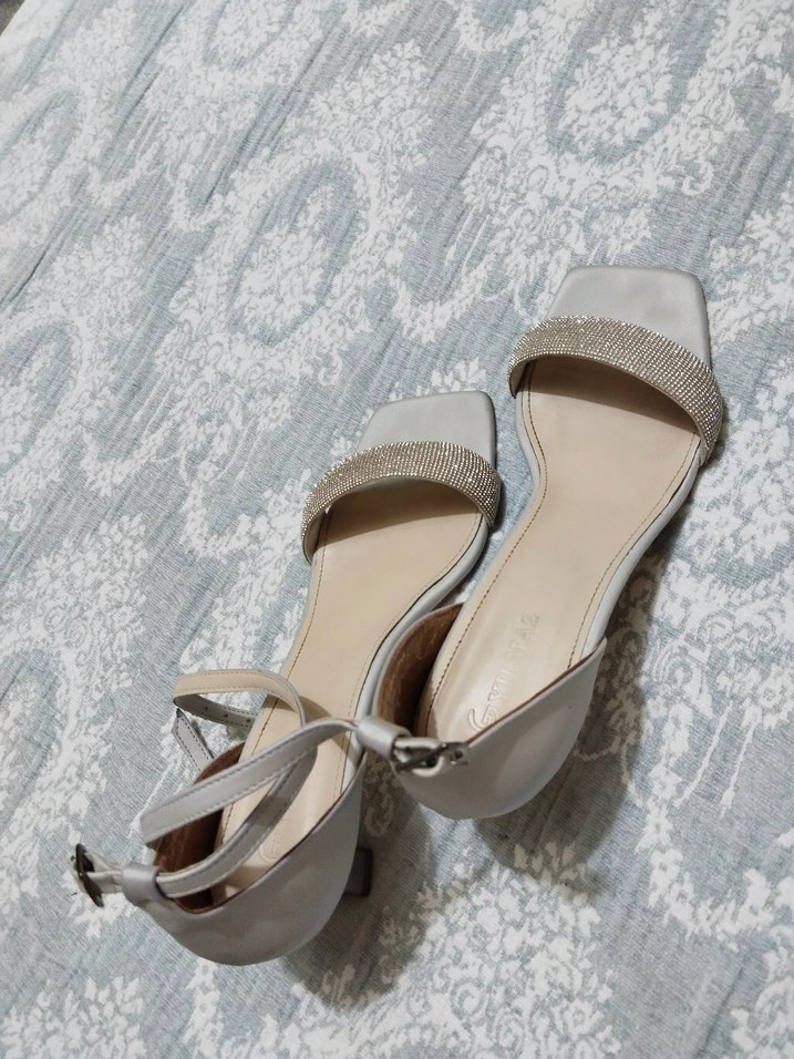 Beyaz Tokalı Blok Topuklu Kadın Abiye Ayakkabı - Görsel 5