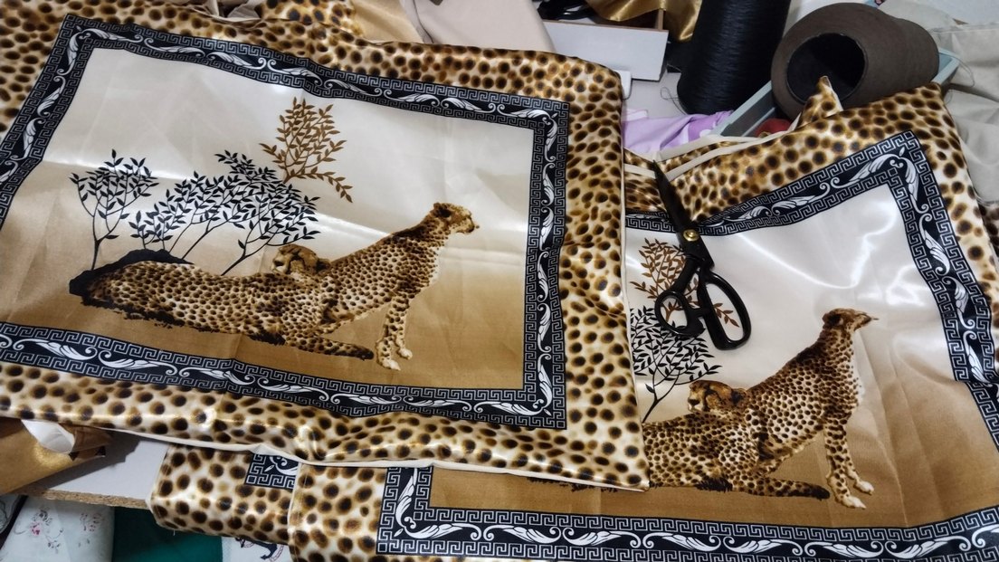 Leopar Desenli Parlak Kahverengi Nevresim Takımı - Görsel 2