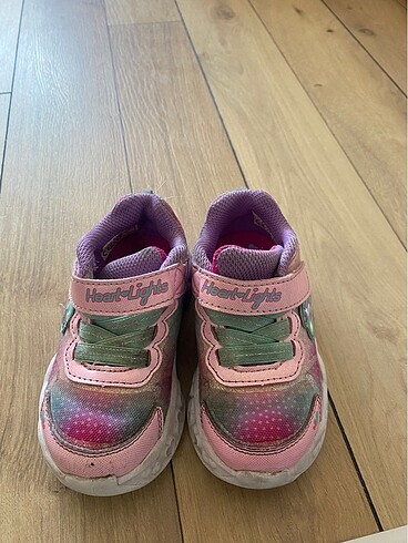 22 Beden Skechers 22 Numara